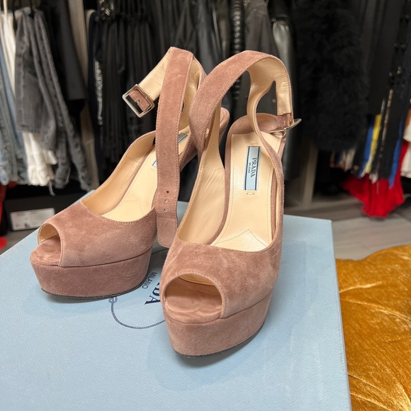 Prada Suede Platform Sandals! Perfect Holidays shoes🎄 - Picture 5 of 5